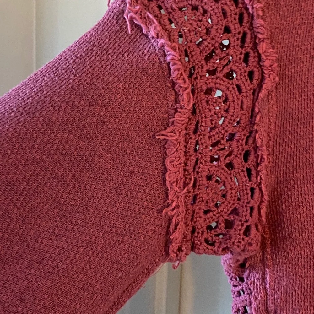 Free People burgundy Frayed bottom hemThermal top